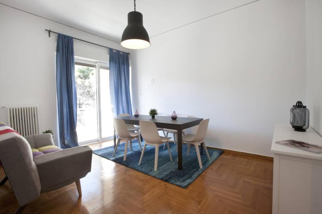Palaio Faliro, A Bright And Spacious Apartment Αθήνα Εξωτερικό φωτογραφία