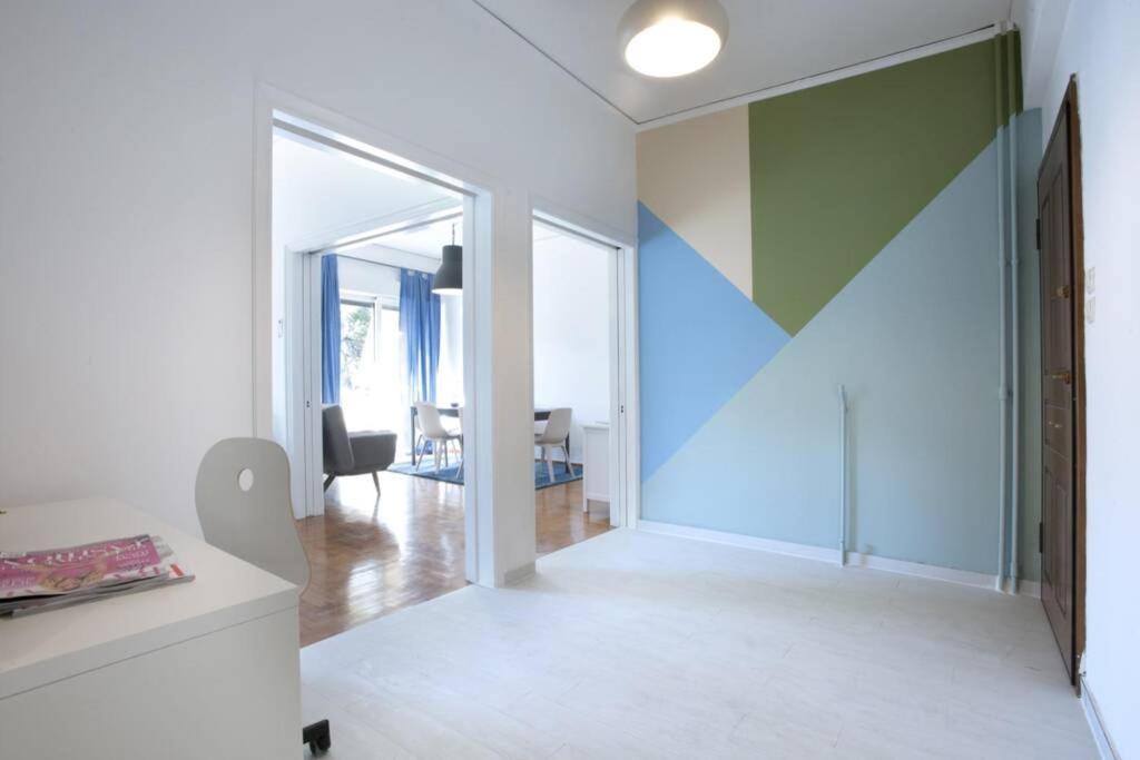 Palaio Faliro, A Bright And Spacious Apartment Αθήνα Εξωτερικό φωτογραφία